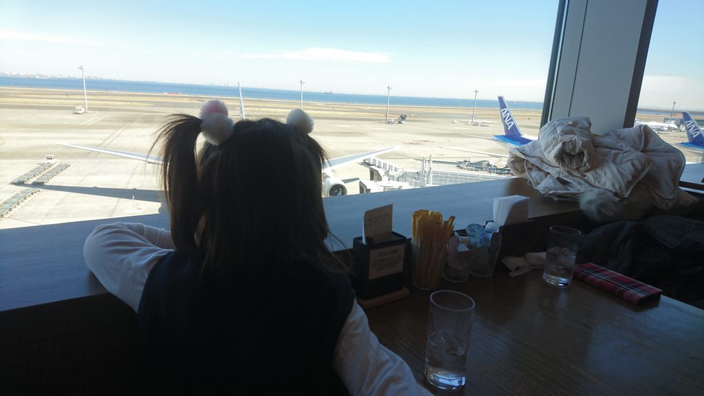 飛行機の見えるレストラン