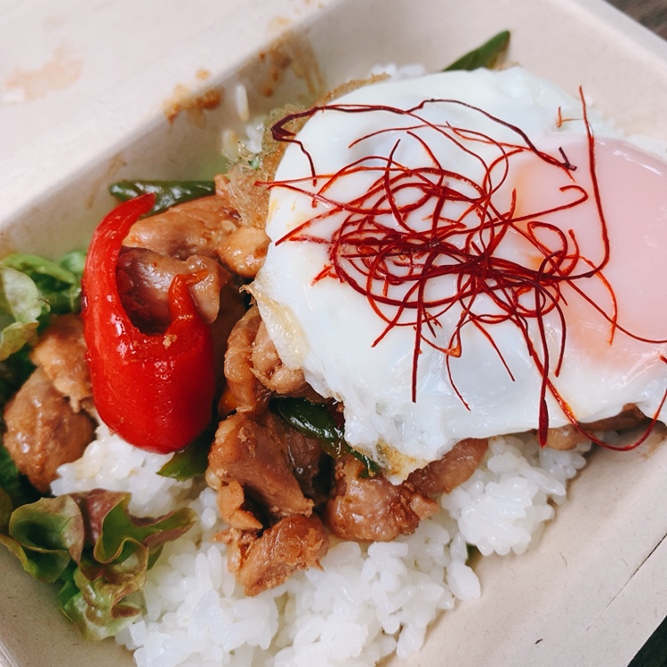 銀色のカフェ バンビ